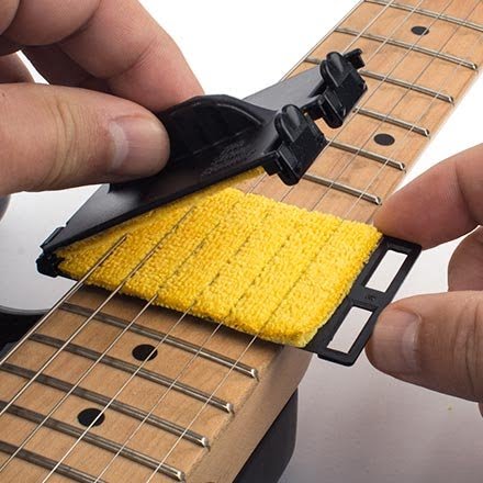 guitar-string-cleaner