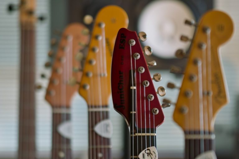 how-to-restring-a-guitar